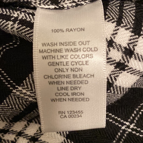 Black & white checkered button up top - Picture 5 of 5